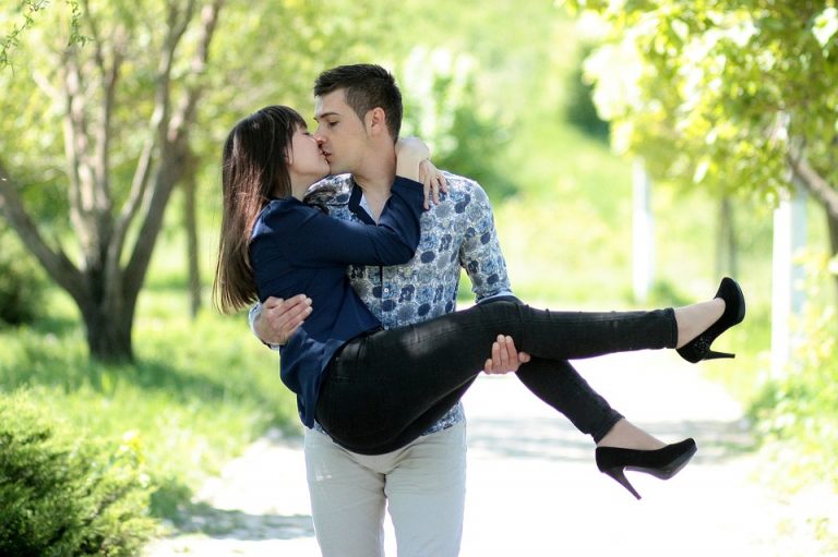 Rencontre coquine : avez-vous déjà utilisé un site de rencontres amoureuses ?