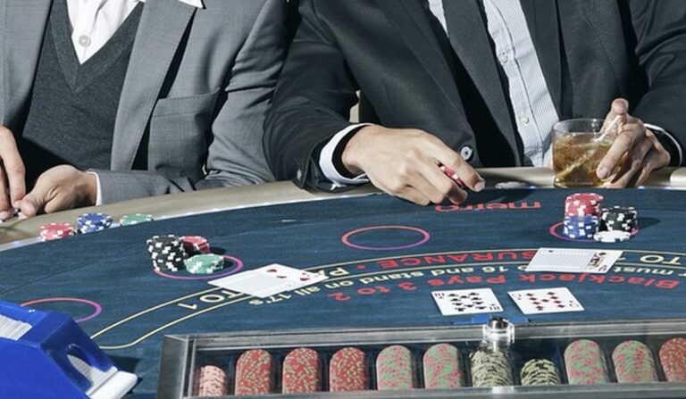 Les 5 meilleurs joueurs de Poker au monde en tournois