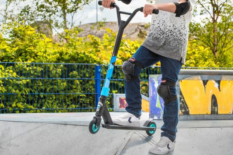 Qu&rsquo;est qu&rsquo;une trottinette freestyle