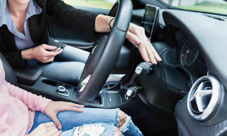 Choisir une auto école en ligne et travailler son code sur internet